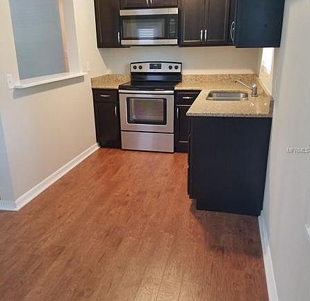 5th image of 709 Suzette Dr