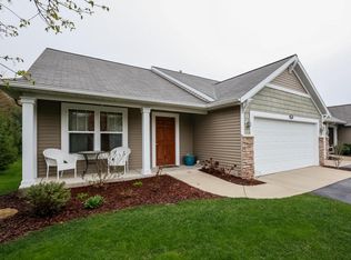 819 Cooks Crossing Dr SE, Byron Center, MI 49315