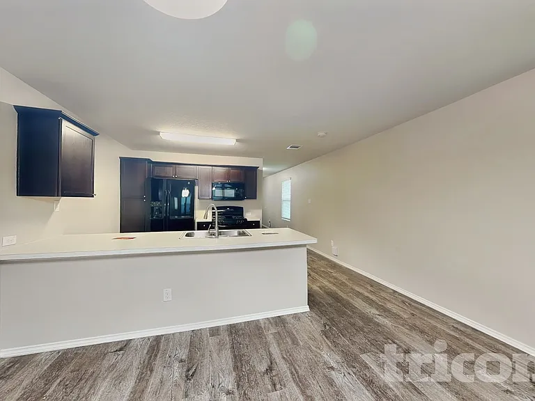 8518 Amistad Cv — Photo 3