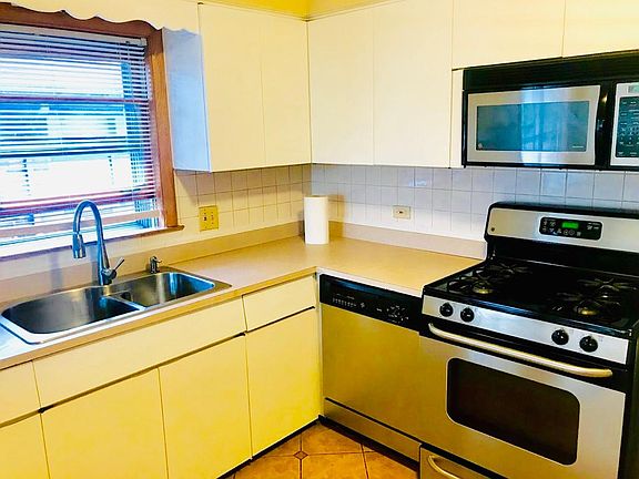 2nd image of 2611 N Mobile Ave #2A