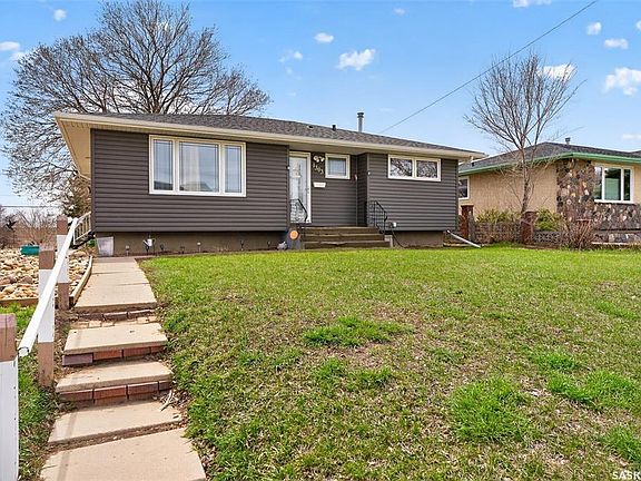 3rd image of 1303 Athabasca STREET W