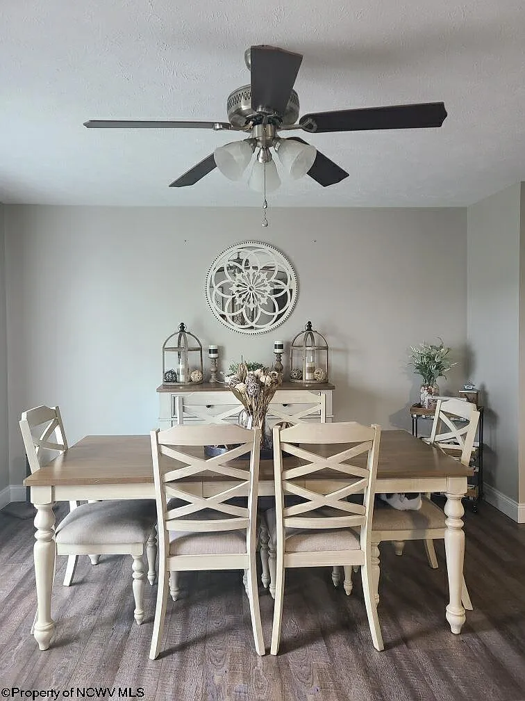 3 bed, 2.5 bath, $2,200 — Photo 4