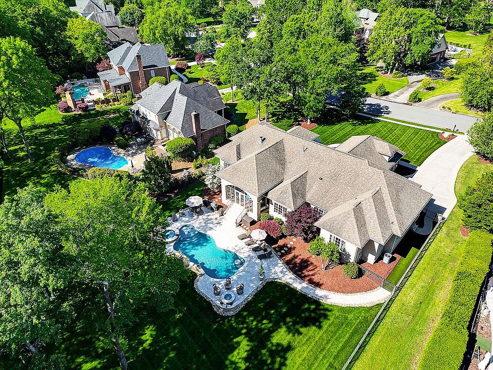 2nd image of 12117 Pine Valley Club Dr