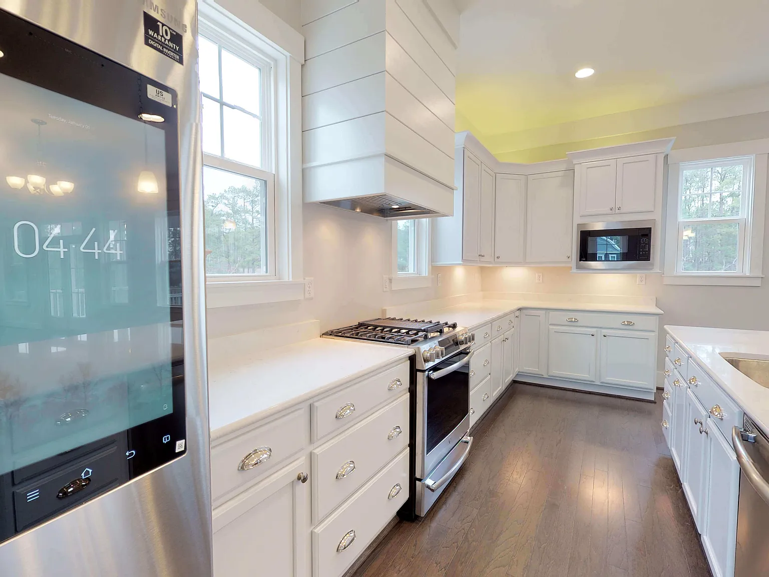 4 bed, 3.5 bath, 2600 sqft, $4,100 — Photo 4