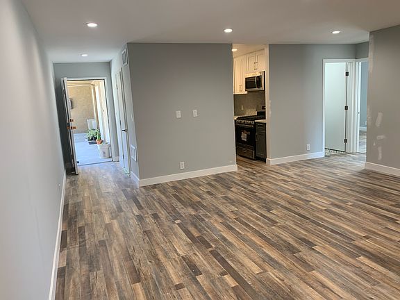 4th image of 4323 Perlita Ave #1