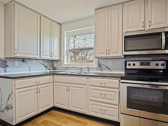 3rd image of 1440 Mallard Dr