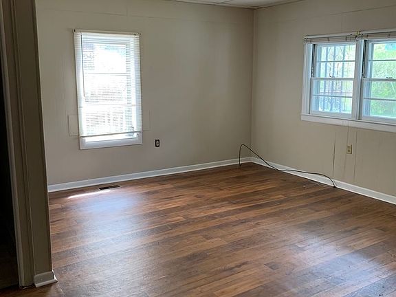 3rd image of 2332 Milton Ave