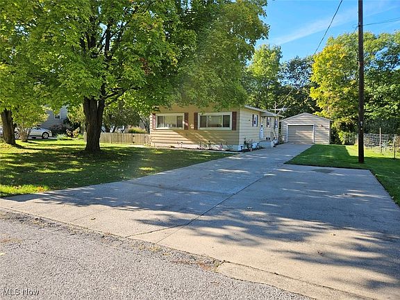 2nd image of 131 Penrose Ct