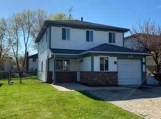 221 Mill Stream Dr, Bolingbrook, IL