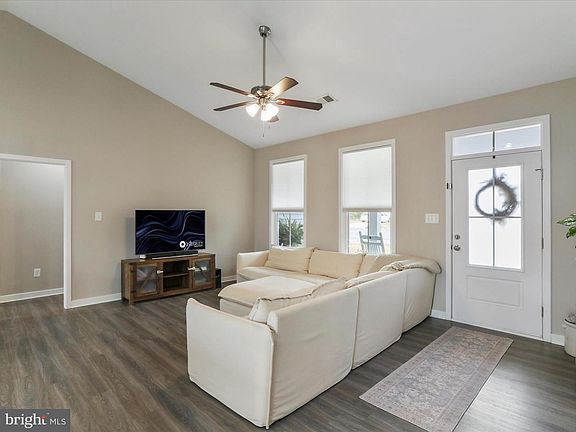 5th image of 63 Briarcrest Cir