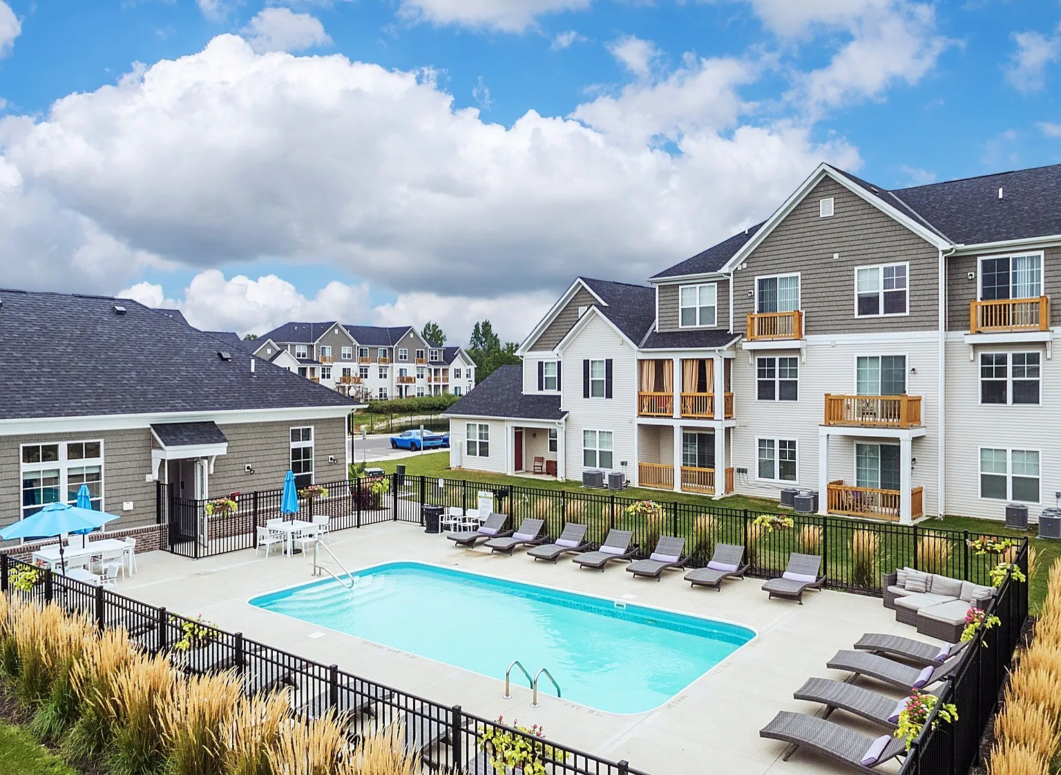 Avery Pointe — Photo 1