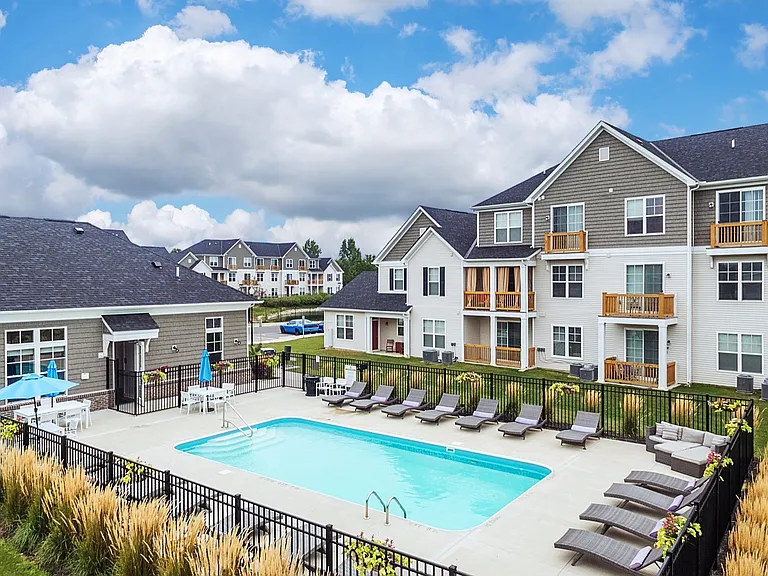 Avery Pointe — Photo 1