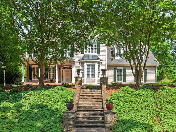 108 Hotelling Ct, Chapel Hill, NC 27514