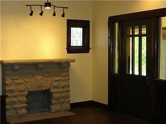 4th image of 2608 Campbell St