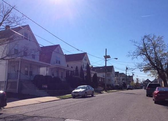 2nd image of 3 Oak St