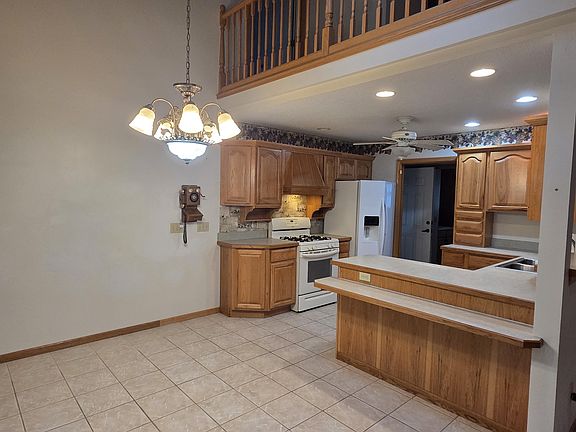 3rd image of 8518 3rd St