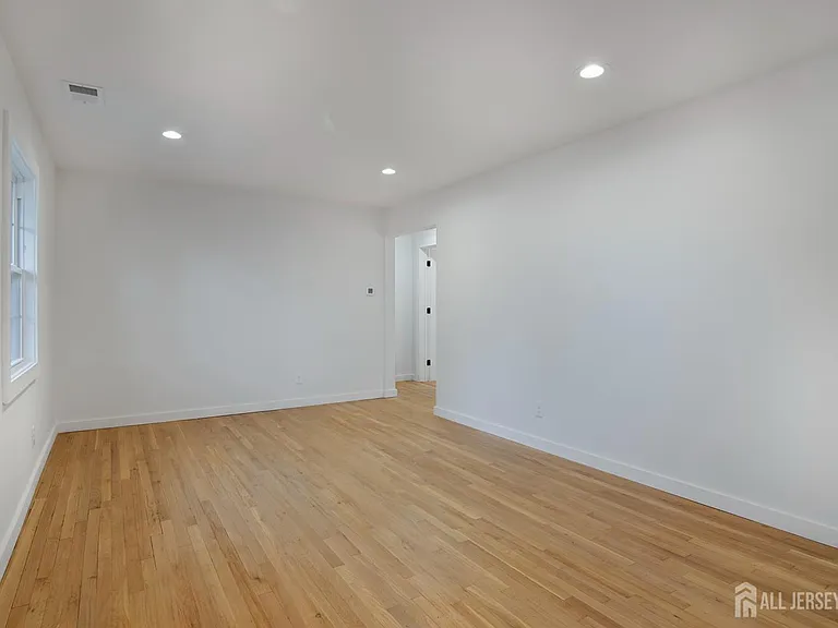 4 Morris Ave #2A — Photo 8