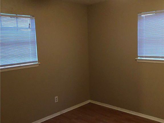 5th image of 2411 Jaguar Dr #B