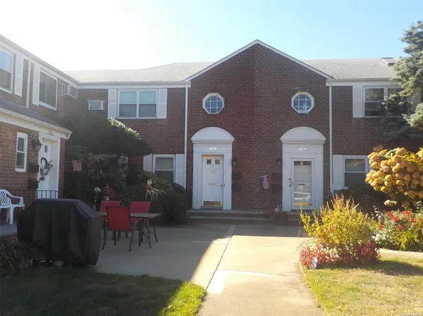 73-34 255th Street #A-2, Glen Oaks, NY 11004