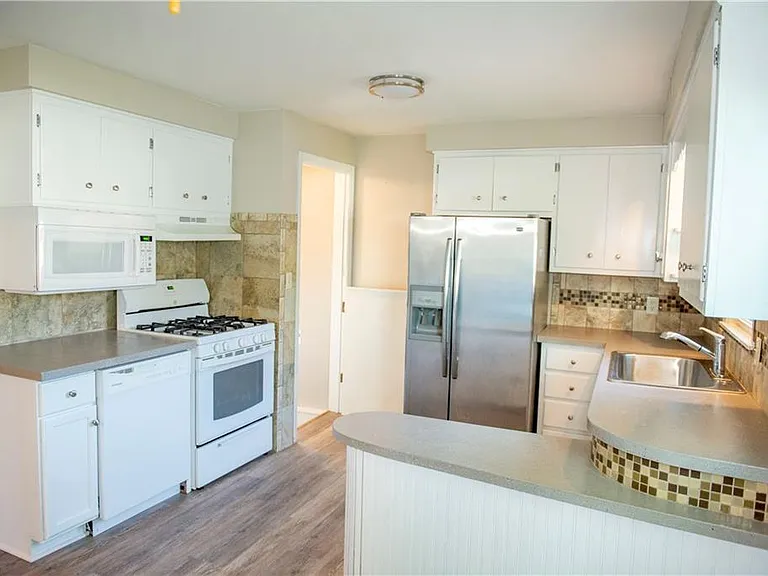 7229 Glendale Ave — Photo 9