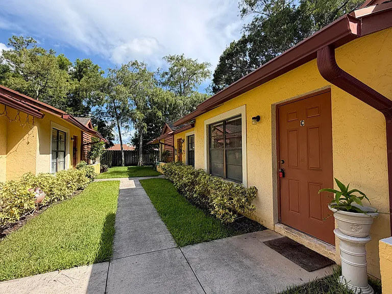 1104 Goldenrod Rd #C — Photo 16