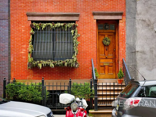 58 Downing Street image 1 of 11