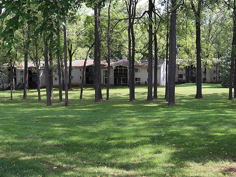 Wynnewood Park Apartments — Photo 14
