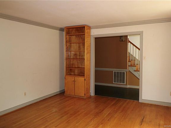 3rd image of 7387 Hill View Dr