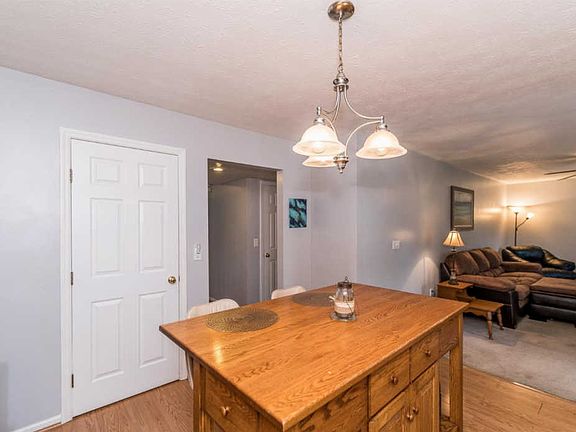 5th image of 6474 Glen Ct
