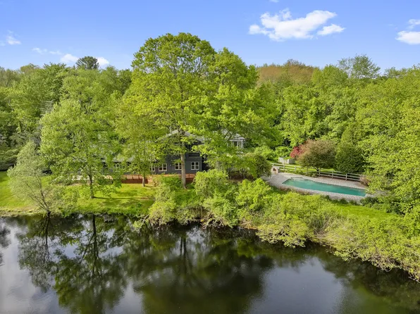 6A Old Orchard Dr, Weston, CT 06883