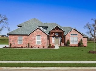 616 Oriole Dr, Springdale, AR 72762
