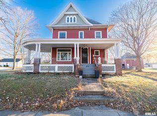 502 W 4th St, Delavan, IL 61734