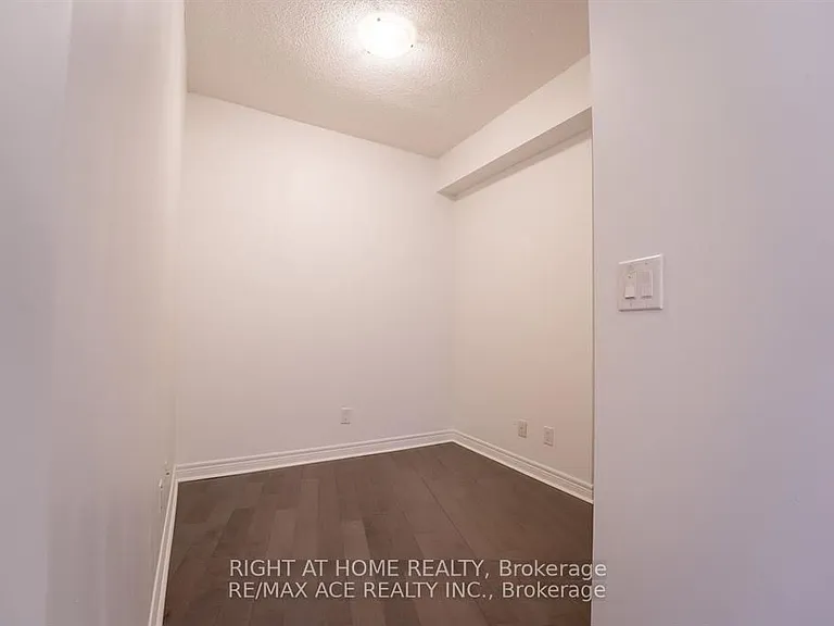 2756 Old Leslie St #922 — Photo 12
