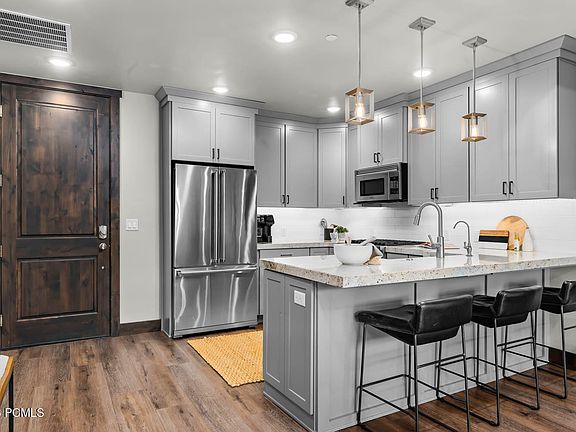 3rd image of 3751 Blackstone Dr #1B