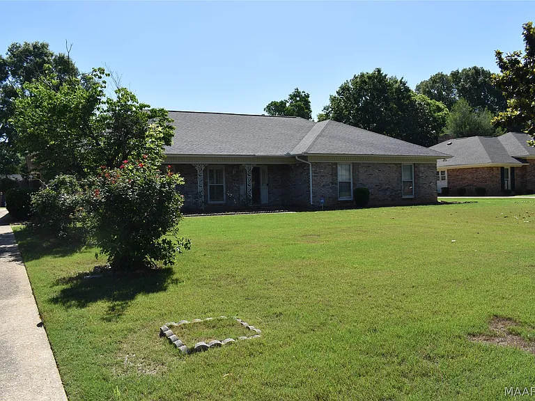 414 Arrowhead Dr — Photo 3