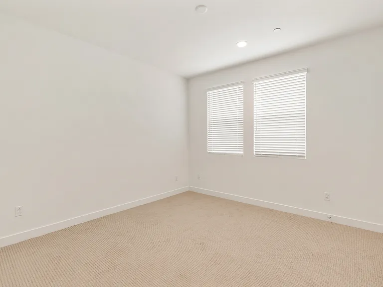 S Gardenia Ave — Photo 10