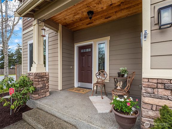 4th image of 17528 19 th Avenue E