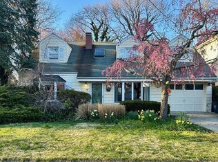 76 Potter Ave, Merrick, NY 11566