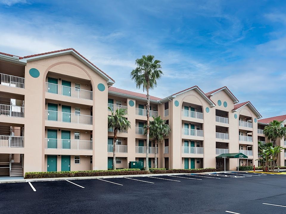 Kyngs Point features a freshly painted, Four-story building with private balconies, tropical landscaping, and parking. Its charm and clean, modern design offer a welcoming place to call home in the heart of Kissimmee.
