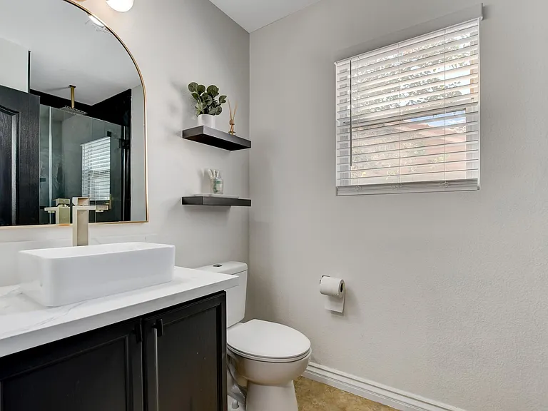 457 Compo Ave — Photo 36