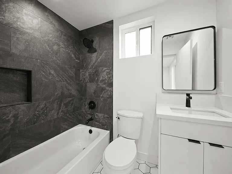 Luxury 2 and 3 Bed Townhomes with Covered Parking! — Photo 8