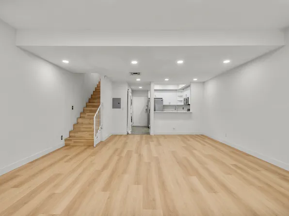 11933 Goshen Ave, Los Angeles, CA