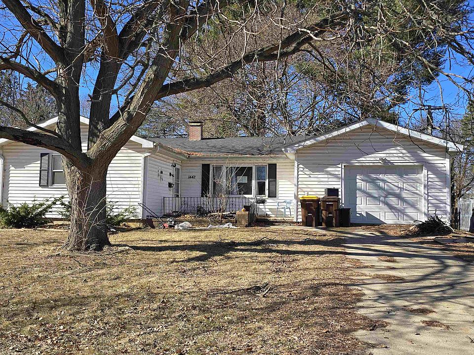 1st image of 1442 S Blackhawk Ave