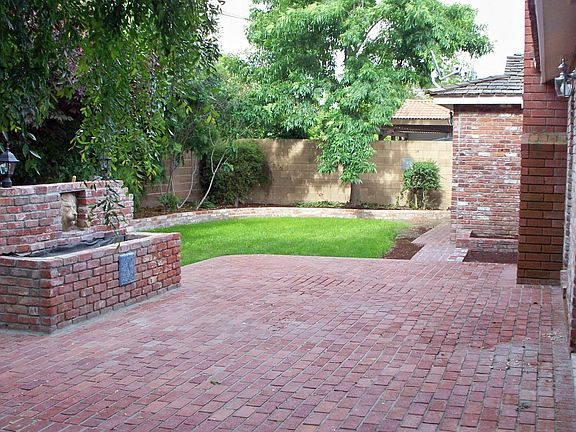 5th image of 240 E Earl Way