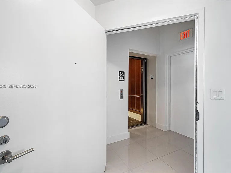 2020 N Bayshore Dr #3904 — Photo 5