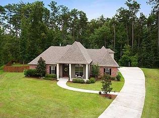 220 Rue Mon Jardin, Madisonville, LA 70447