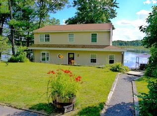 207 White Pond Rd, Lancaster, MA 01523