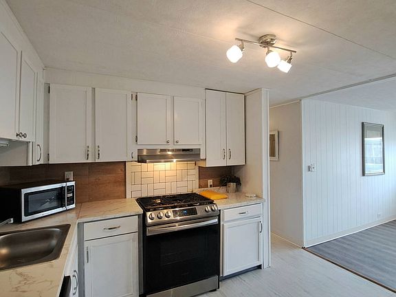 2nd image of 10816 1st St N