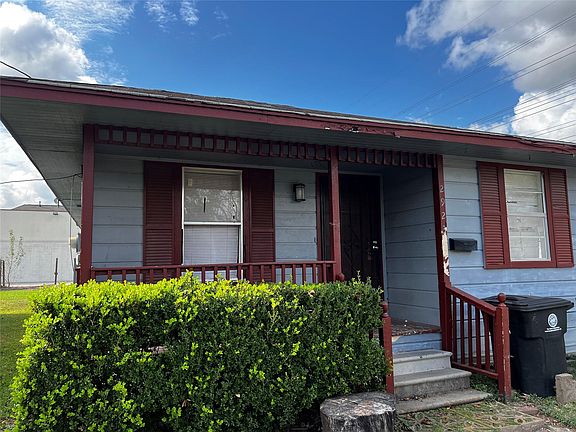 3rd image of 2915 Helberg Rd