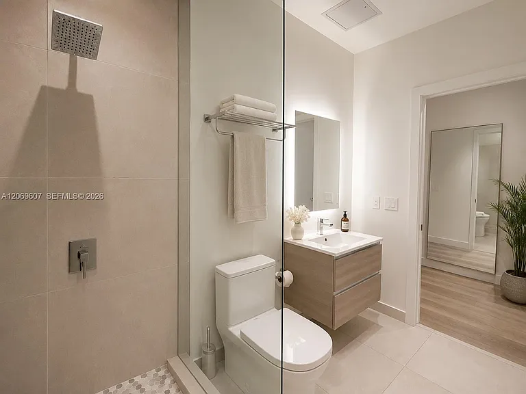 229 SW 9th St #604 — Photo 25